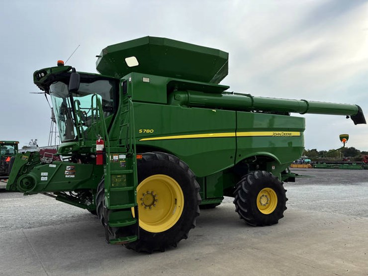 2018-john-deere-s780-image-10