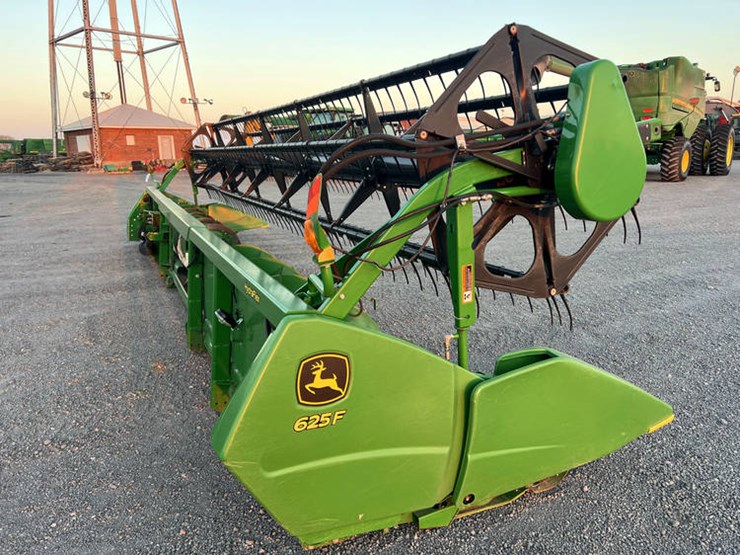 2014-john-deere-625f-image-11