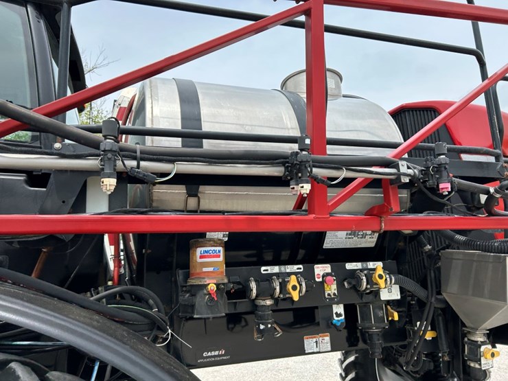 2014-case-ih-3200b-image-29