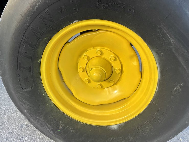 1994-john-deere-4560-image-41