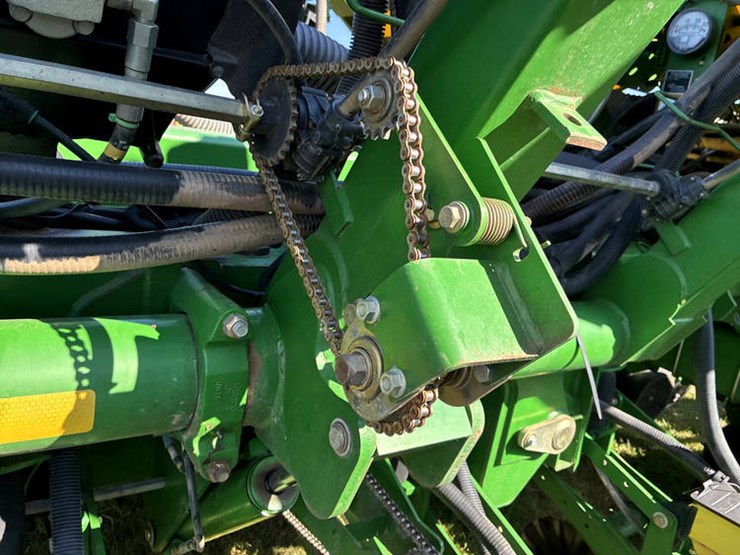 2011-john-deere-1790-image-25