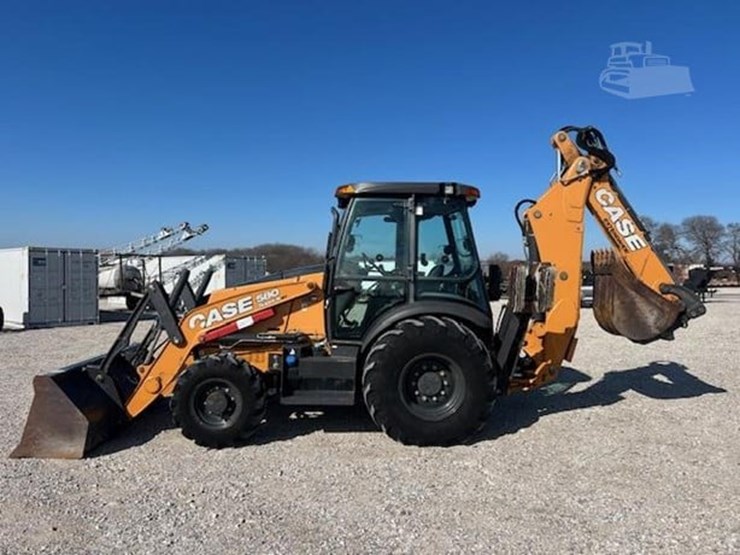 2017-case-580sn-image-5