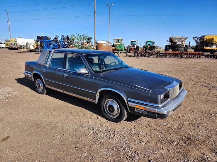 1990-chrysler-new-yorker-fifth-avenue-image-4