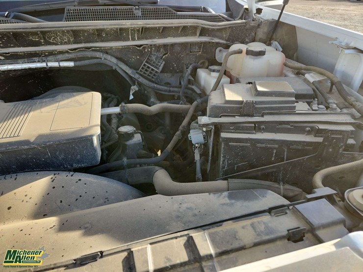 2022-chevrolet-silverado-3500hd-image-28