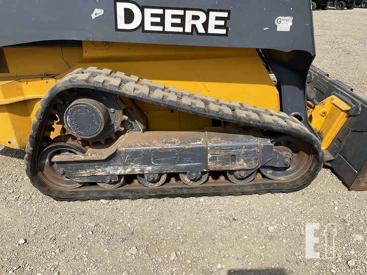 2015-deere-319e-image-15