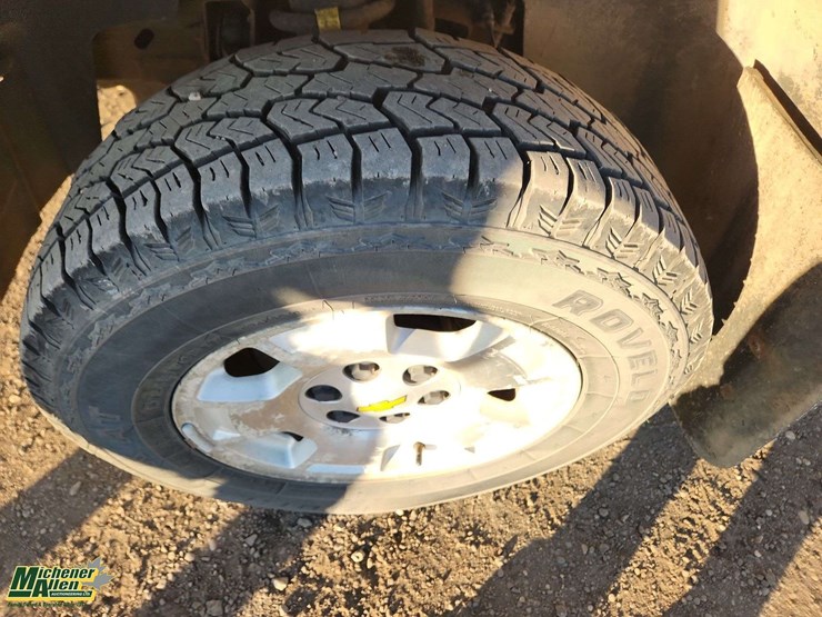 2011-chevrolet-silverado-1500-lt-image-30