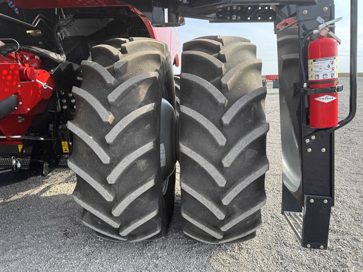 2023-case-ih-8250-image-2