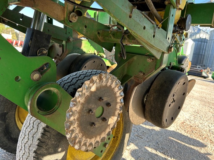 2004-john-deere-1790-image-43