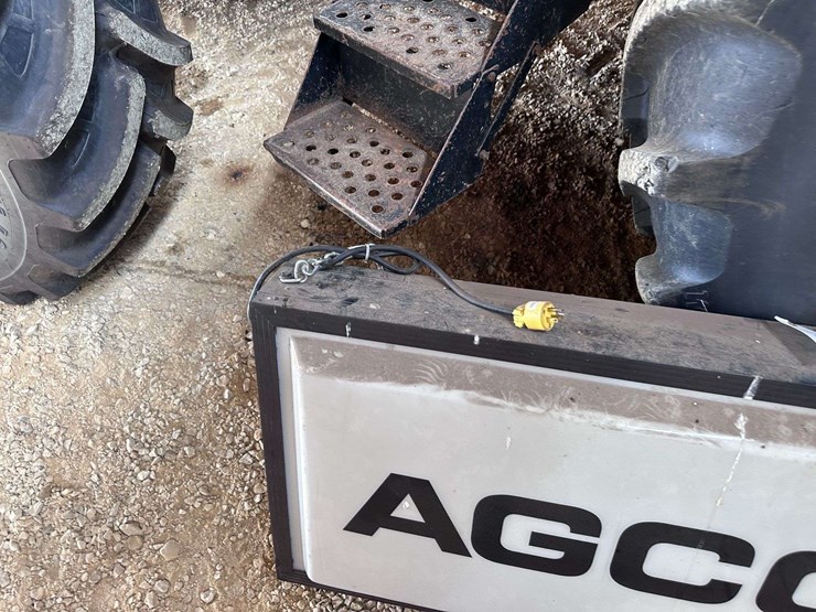 agcostar-lighted-double-sided-bubble-sign-image-2