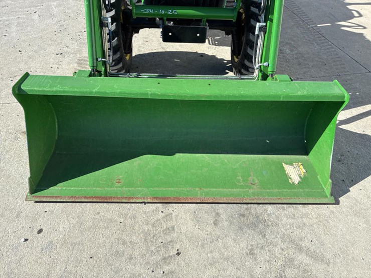 2018-john-deere-3038e-image-10