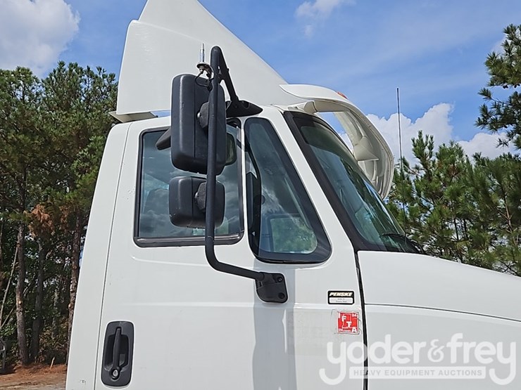 2017-international-8600-image-15