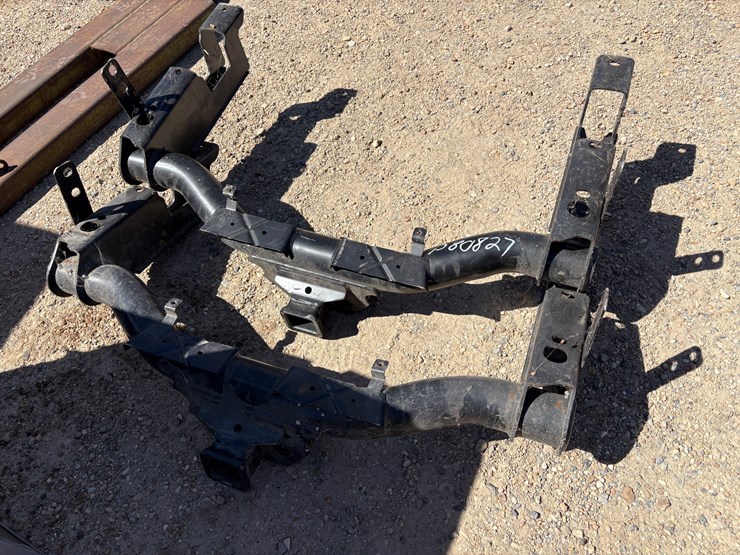 #24827-•-(2)-reciever-hitches-for-chevrolet-image-5