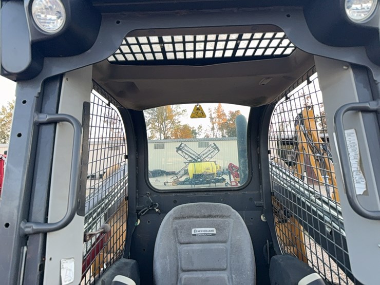 new-holland-c227-image-13