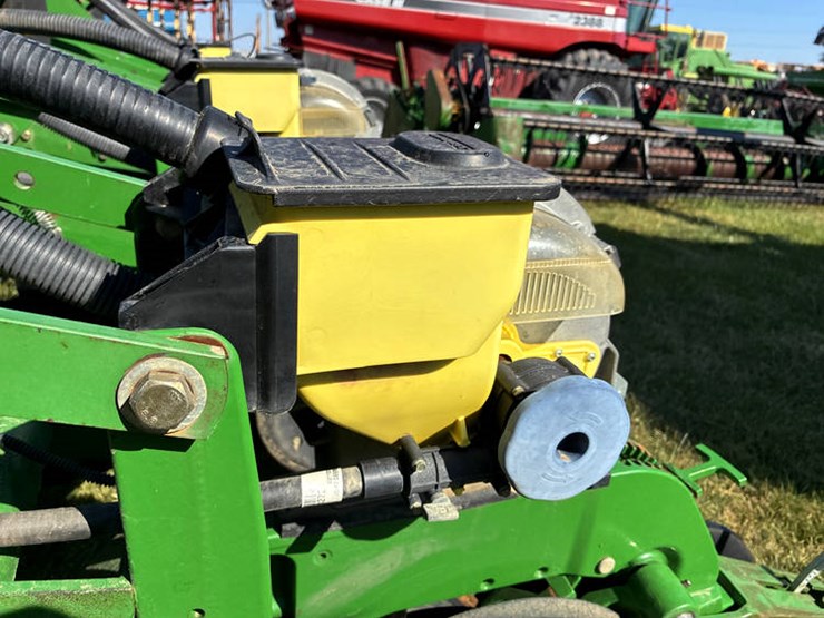 2011-john-deere-1790-image-44
