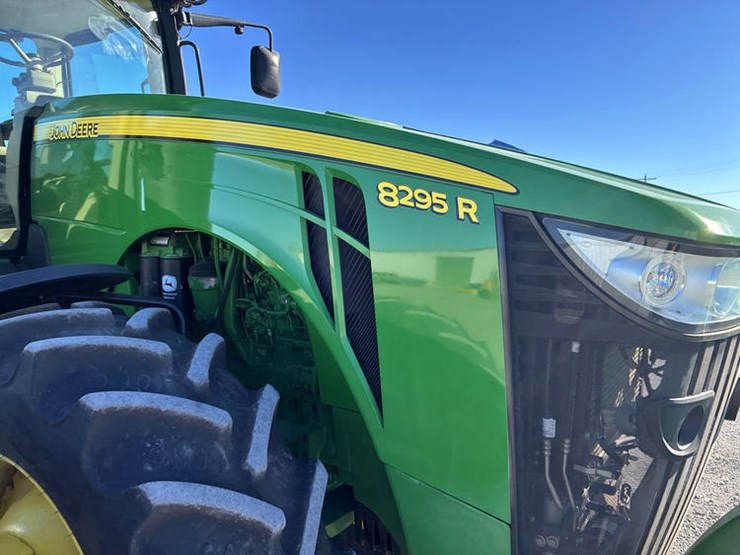 2015-john-deere-8295r-image-13