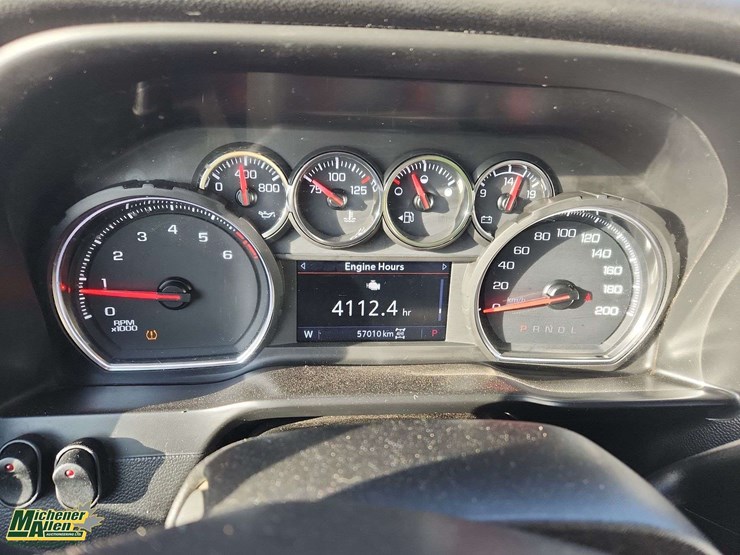 2021-chevrolet-silverado-2500hd-image-9