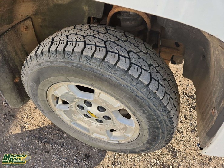 2011-chevrolet-silverado-1500-lt-image-33