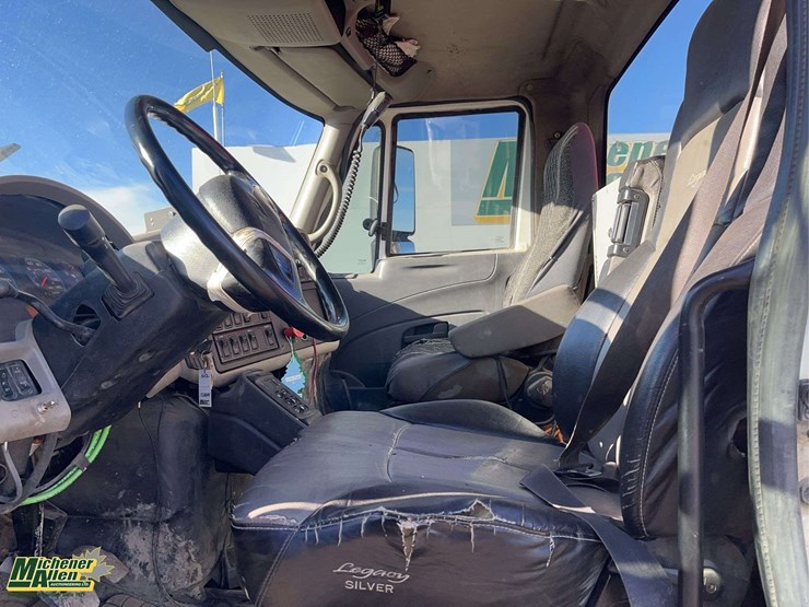 2008-international-workstar-7500-image-11