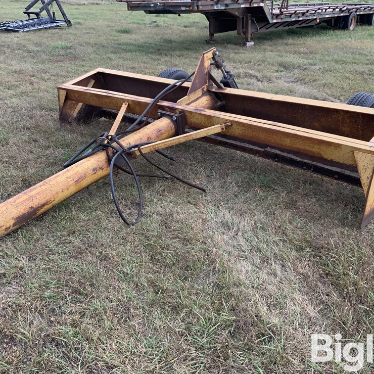 Pull-Type Box Scraper