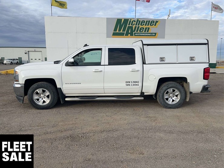 2017-chevrolet-silverado-1500-image-2