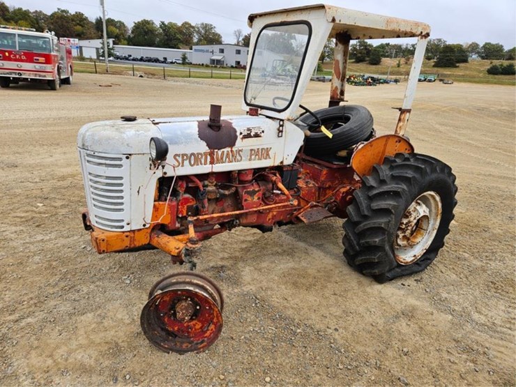 #3097-•-ih-wd4-tractor-image-1