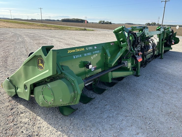 2021-john-deere-c18f-image-14