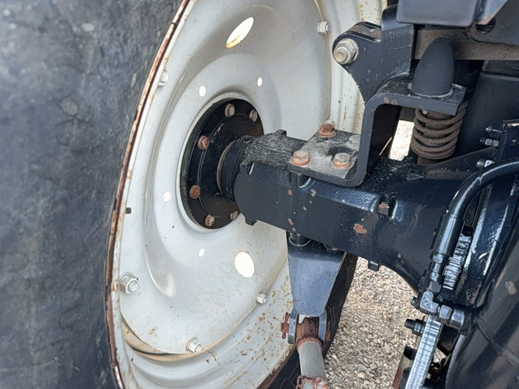 new-holland-t6070-image-51