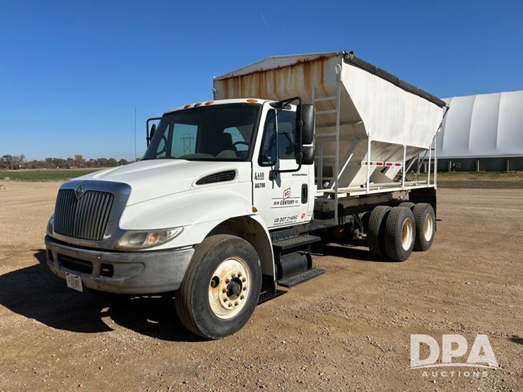2005-ihc-4400-dry-tender-truck-(cp1274,-unit-ag706)-image-53