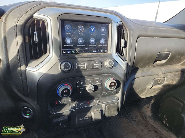 2022-chevrolet-silverado-3500hd-image-13