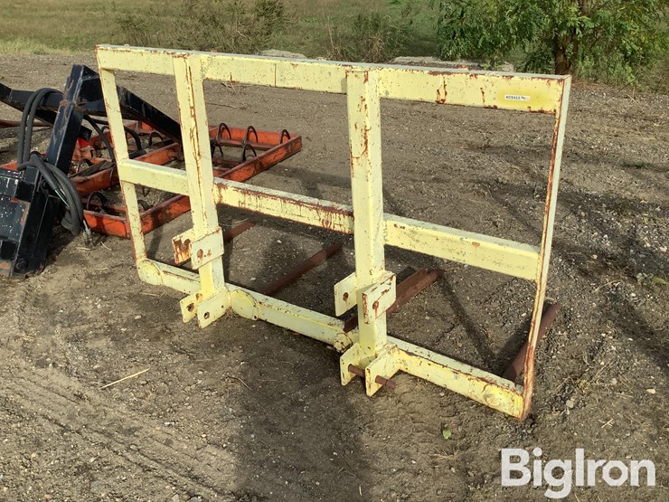 4-tine-square-bale-fork-image-1