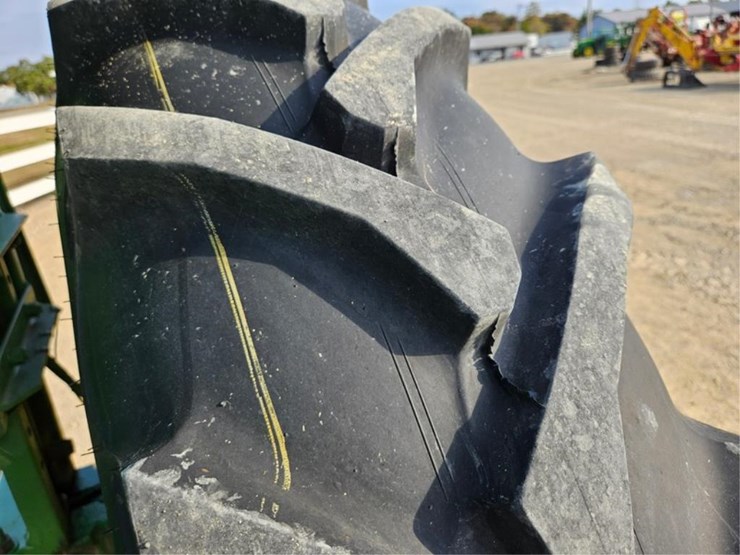 john-deere-2520-image-30