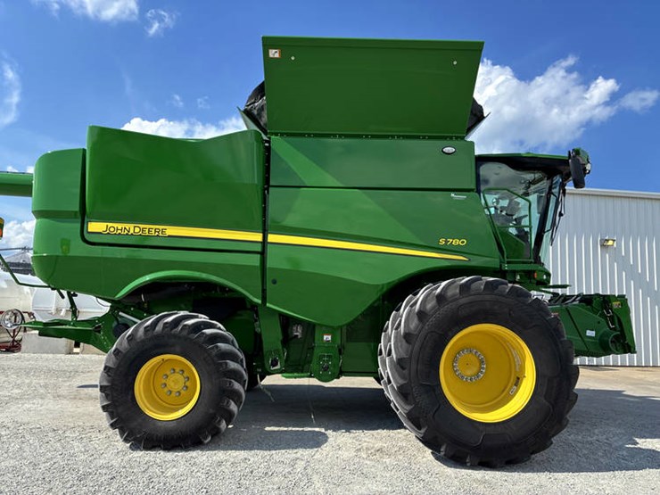 2023-john-deere-s780-image-4