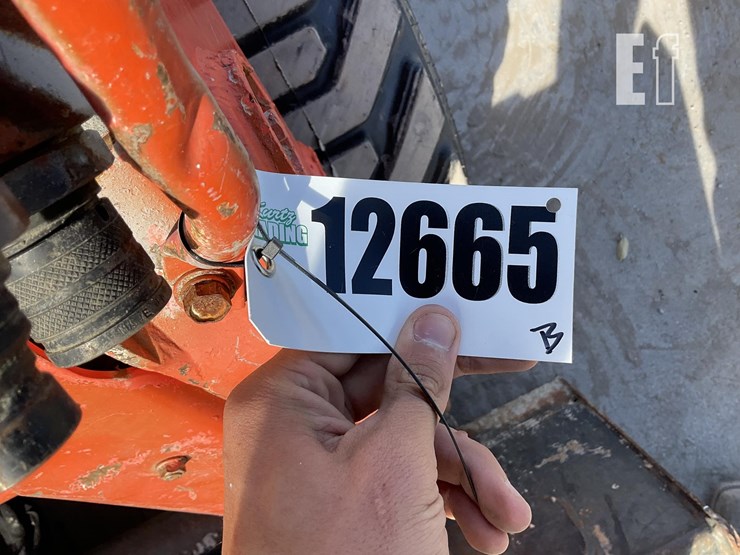 2021-kubota-ssv65-image-21