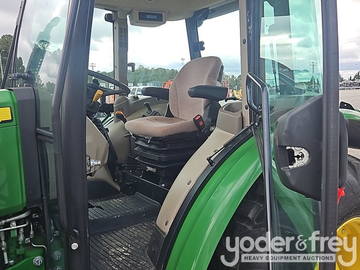 2019-john-deere-5075e-image-29