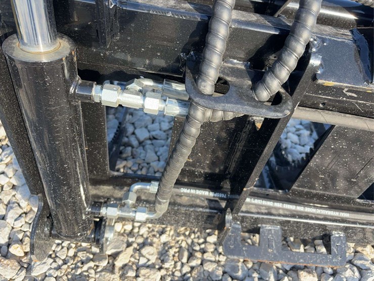 curved-log-grapple-image-7