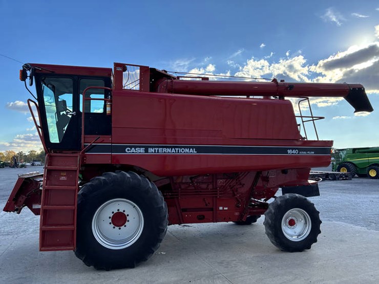 1992-case-ih-1640-image-7