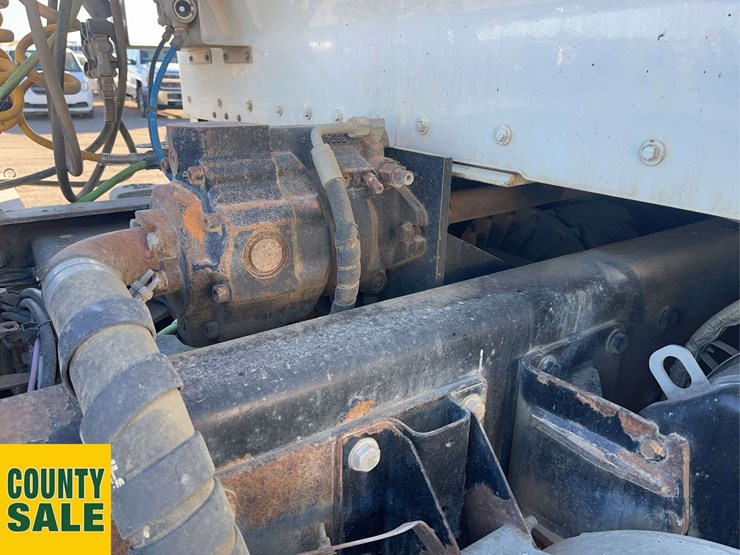 2016-kenworth-t800-image-19