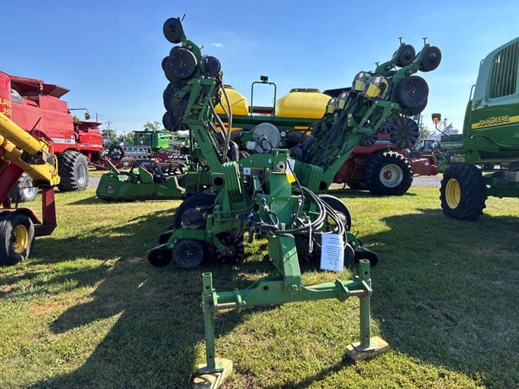 2011-john-deere-1790-image-4