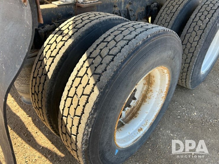 2005-ihc-4400-dry-tender-truck-(cp1274,-unit-ag706)-image-27