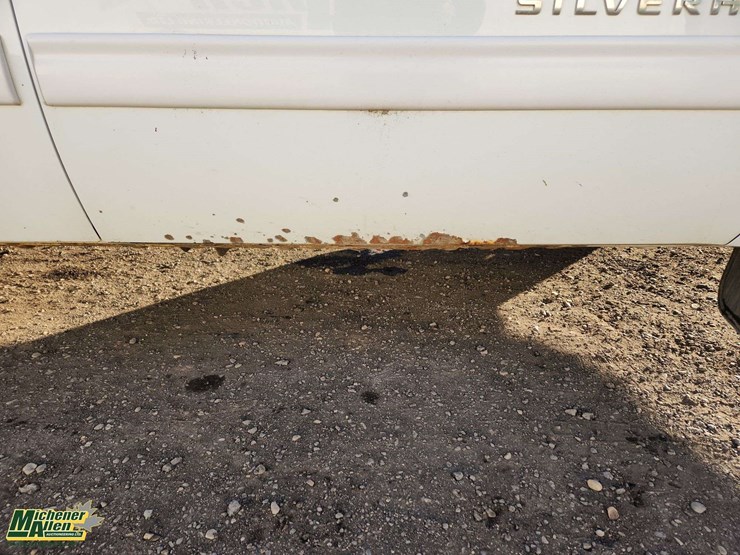 2011-chevrolet-silverado-1500-lt-image-34