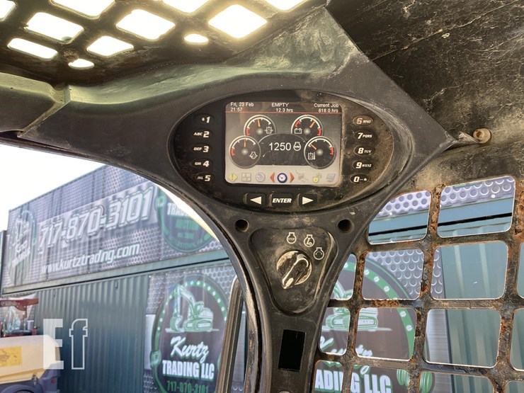 2012-bobcat-s850-image-15