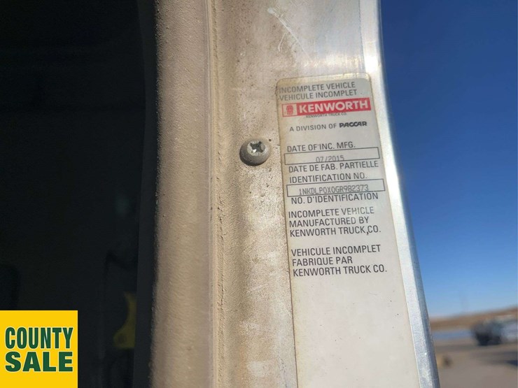 2016-kenworth-t800-image-24