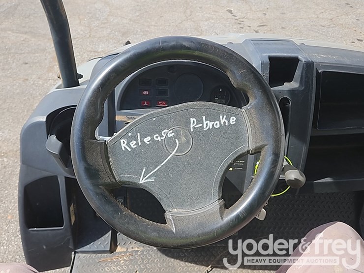 2018-club-car-carryall-1700-image-21