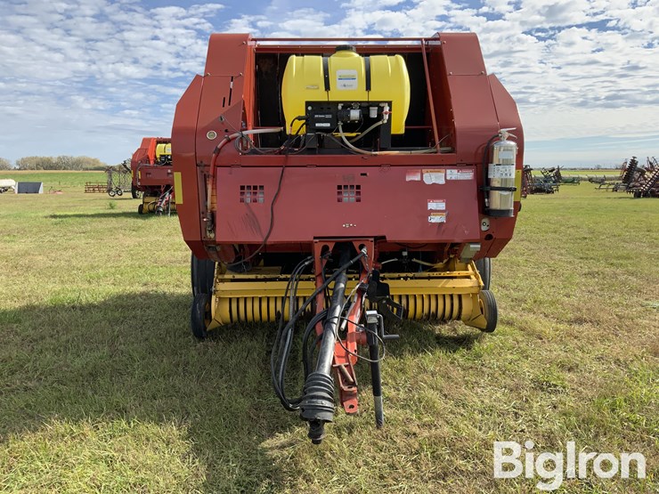 2013-new-holland-br7090-image-2