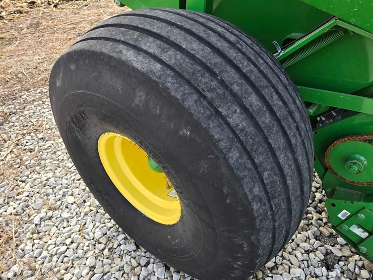 2023-john-deere-560m-image-6