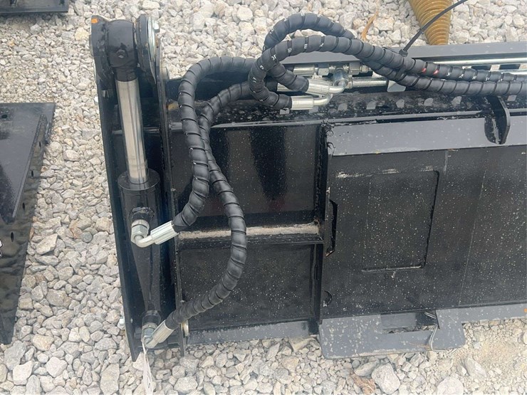 72-in-multi-purpose-skid-steer-bucket-image-7