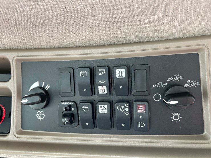 2013-case-ih-steiger-550-image-41