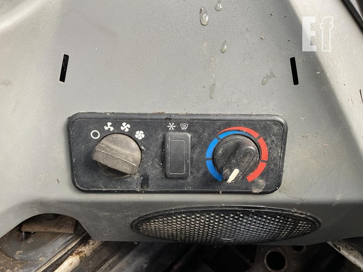 2017-bobcat-s570-image-14