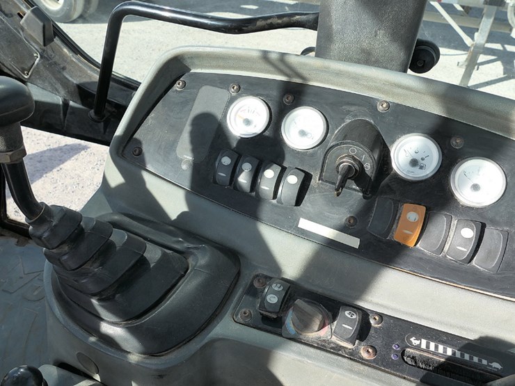 2001-caterpillar-420d-image-28