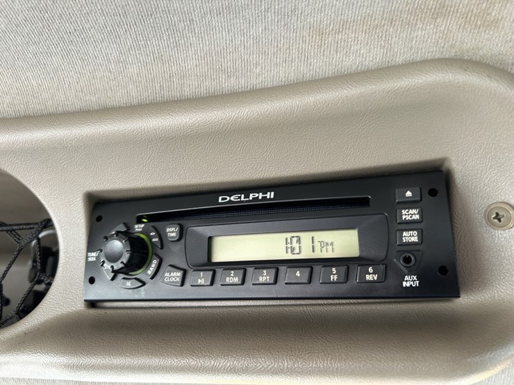 2014-case-ih-3200b-image-53